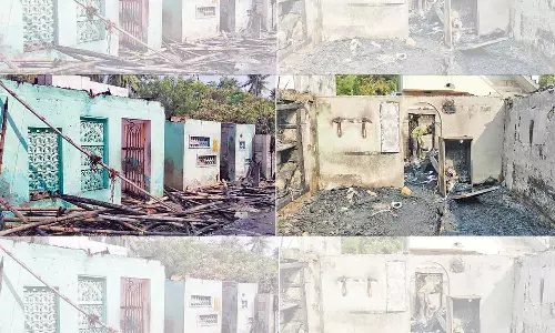 3 குடிசை வீடுகள் எரிந்து நாசம்