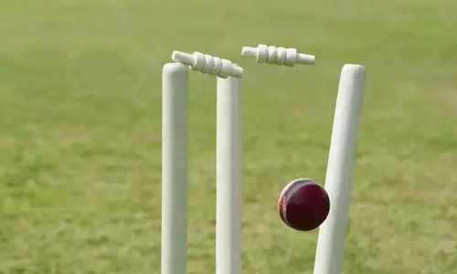 ஆஸ்திரேலியாவில் ஒரு ஓவரின் அனைத்து பந்திலும் விக்கெட் வீழ்த்தி சாதனை