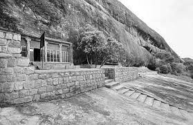 விடுமுறையில் பள்ளி மாணவர்கள் கொண்டாட்டம்