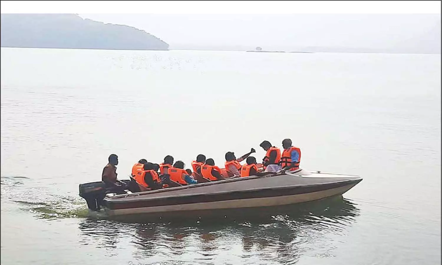 உடுமலை சுற்றுலா தலங்களில் குவிந்த பொதுமக்கள் உடுமலை சுற்றுலா தலங்களில் குவிந்த பொதுமக்கள்