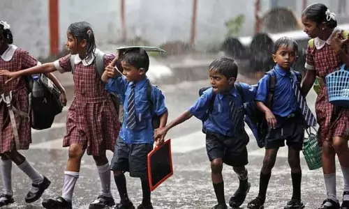 அரியலூர் மாவட்டத்தில் பள்ளி, கல்லூரிகளுக்கு  விடுமுறை