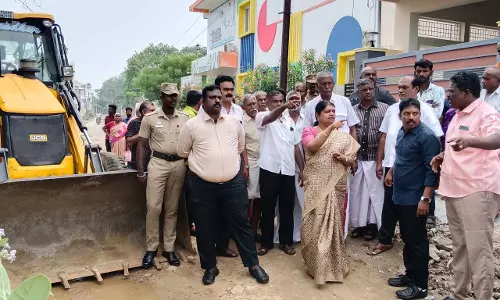 தூத்துக்குடி சின்னமணிநகரில் கால்வாய் அமைக்கும் பணி - அமைச்சர் கீதாஜீவன் தொடங்கி வைத்தார்