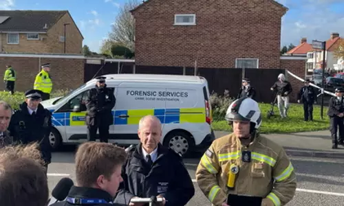 லண்டனில் தீபாவளி கொண்டாட்டத்தின்போது தீ விபத்து- ஒரே குடும்பத்தைச் சேர்ந்த 5 பேர் உயிரிழப்பு