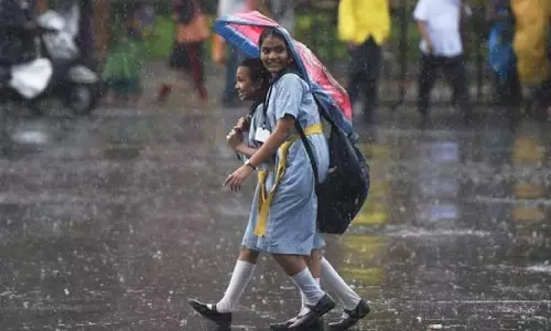 தொடர் கனமழை எதிரொலி: புதுச்சேரியில் பள்ளி- கல்லூரிகளுக்கு நாளை விடுமுறை அறிவிப்பு