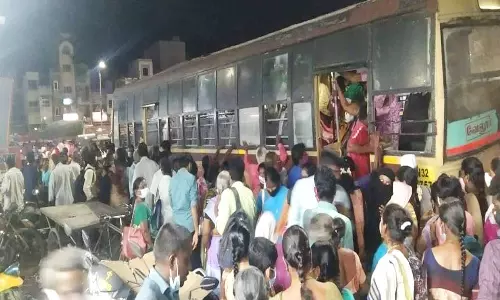 வேலூரில் இருந்து இயக்கப்பட்ட சிறப்பு பஸ்களில் பயணிகள் அலைமோதல்