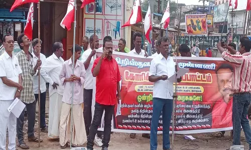 திண்டுக்கல்லில் கிறிஸ்தவ மக்கள் முன்னணியினர் ஆர்ப்பாட்டம்