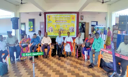 தெற்குகள்ளிகுளம்  பள்ளியில்  குழந்தைகள் தினம் கொண்டாட்டம்