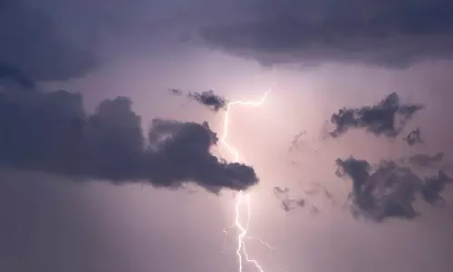 தமிழகத்தில் அடுத்த 3 மணி நேரத்திற்கு இடி, மின்னலுடன் மழை பெய்ய வாய்ப்பு