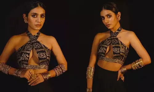 என்னமா இப்படி பண்றீங்களே.. விமர்சனத்துக்குள்ளான பிரியா வாரியர்