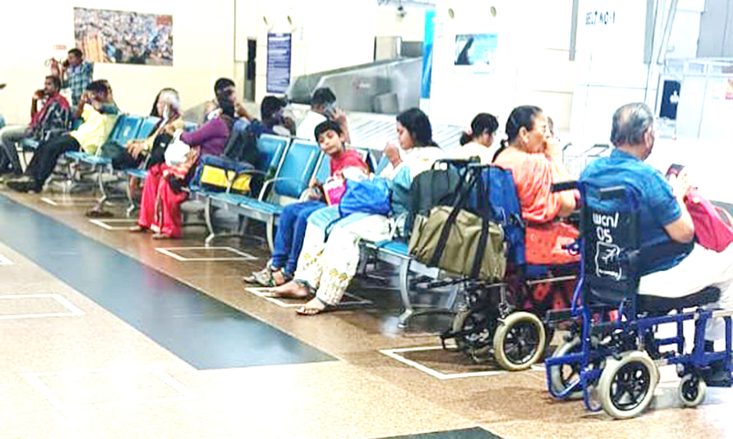 திருச்சியில் இருந்து பெங்களூரு செல்லும் விமானத்தில் 