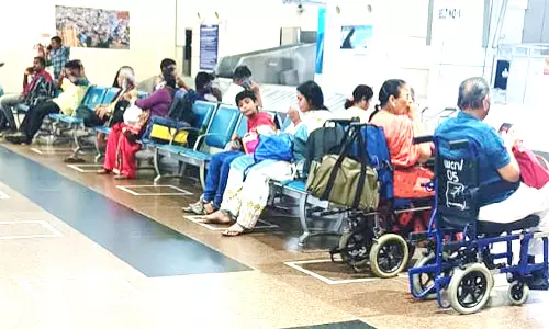 திருச்சியில் இருந்து பெங்களூரு செல்லும் விமானத்தில் திடீர் கோளாறு: 74 பயணிகள் தவிப்பு