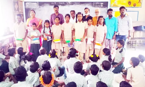 அரசு பள்ளியில் குழந்தைகள் தினவிழா