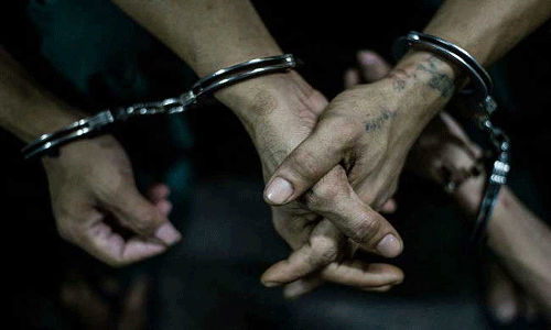 மது-கஞ்சா விற்ற 3 பேர் கைது