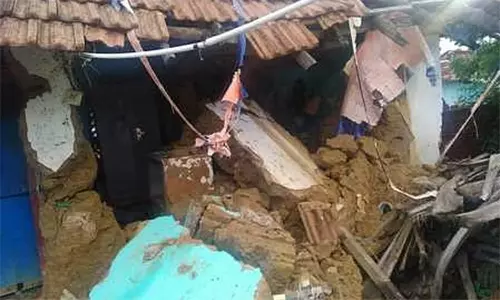 கனமழைக்கு 2 வீடுகள் சேதம்