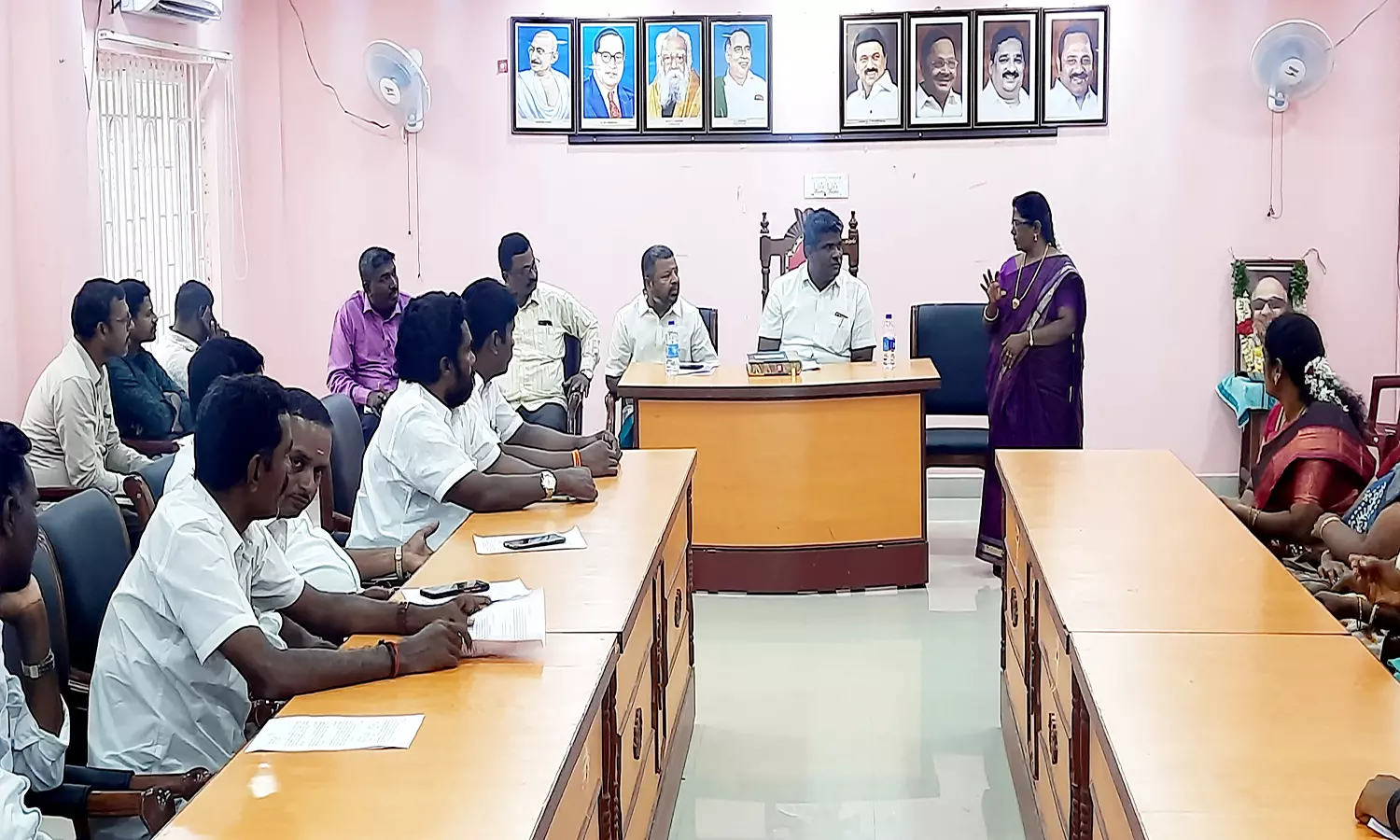 ஊராட்சி ஒன்றியக்குழு கூட்டம் ஊராட்சி ஒன்றியக்குழு கூட்டம்