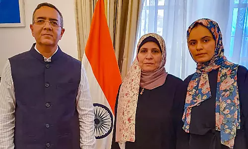 காஷ்மீர் திரும்புவதற்காக காத்திருக்கிறேன்: காசாவில் இருந்து மீட்கப்பட்ட இந்திய பெண் பேட்டி