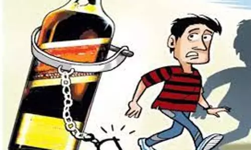 சட்ட விரோதமாக மது விற்ற 2 பேர் கைது