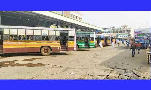 அரசு பஸ்கள் சரிவர இயங்காததால் மாணவ-மாணவிகள் கல்வி பாதிப்பு