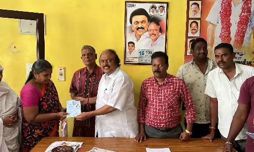 பயனாளிகளுக்கு உதவித்தொகை பெற அடையாள அட்டை