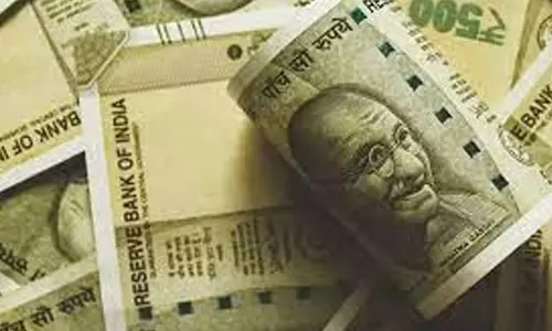 தாதகாப்பட்டி உழவர் சந்தையில் தவறவிட்ட பணம் உரியவரிடம் ஒப்படைப்பு