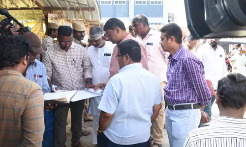 சேலம் கோட்டை மாரியம்மன் கோவிலில்  அதிகாரிகள் ஆய்வு