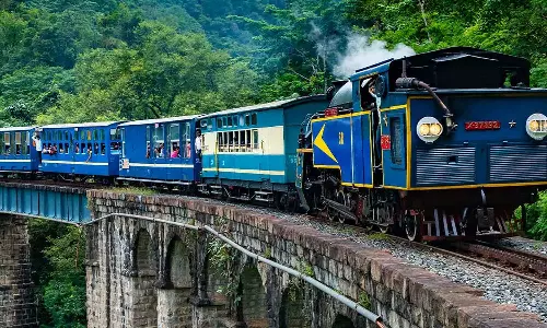 பராமரிப்பு பணி முடியாததால் மேட்டுப்பாளையம்-ஊட்டி மலை ரெயில் மேலும் 2 நாட்கள் ரத்து