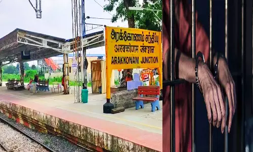 அலுமினிய ஓயர்களை தண்டவாளத்தில் வைத்தவர் கைது