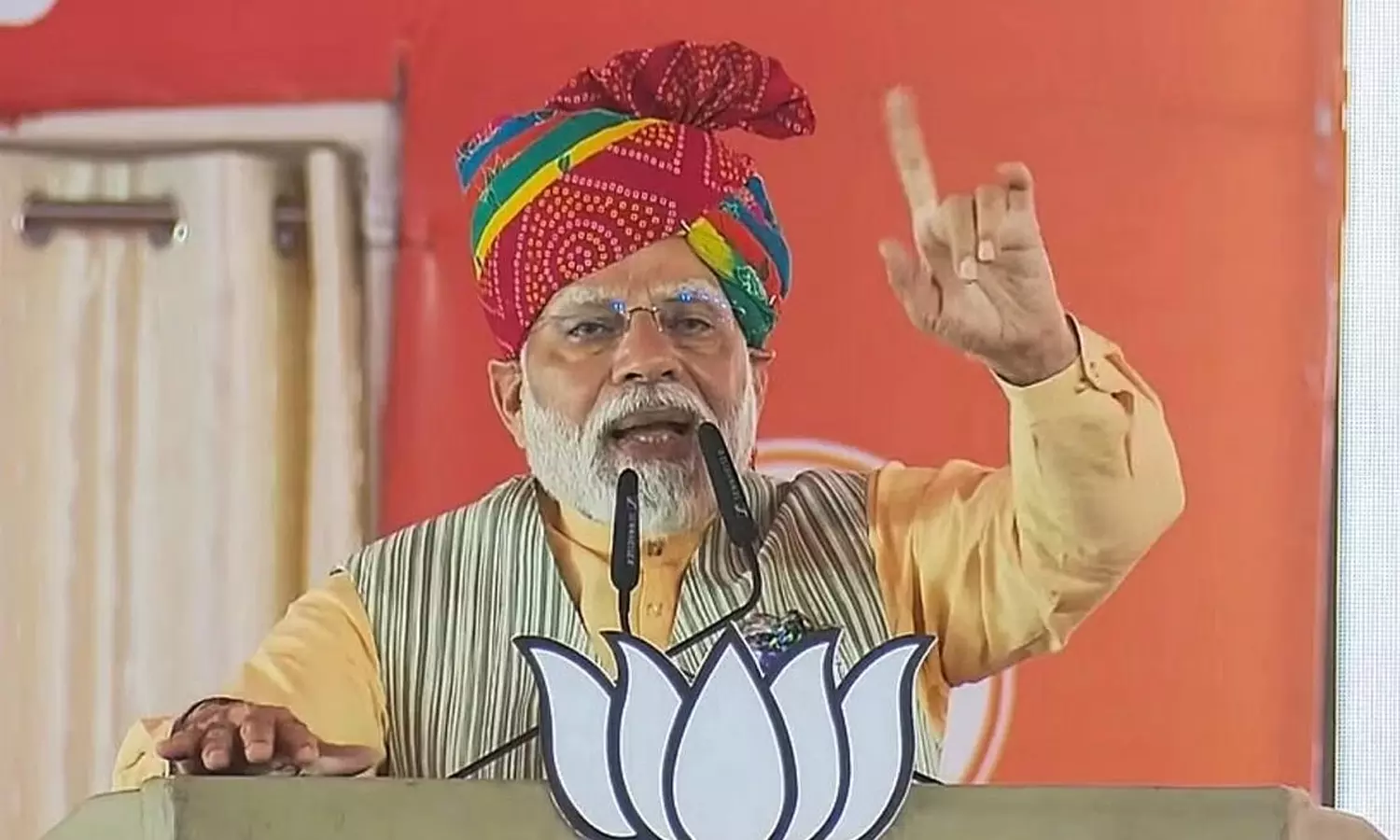 சிலர் தேர்தலுக்காக மட்டும் ஒற்றுமையாக இருப்பதுபோல் நடிக்கிறார்கள்- பிரதமர் மோடி சிலர் தேர்தலுக்காக மட்டும் ஒற்றுமையாக இருப்பதுபோல் நடிக்கிறார்கள்- பிரதமர் மோடி