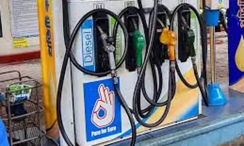 கூட்டுறவுத்துறையின் பெட்ரோல் - டீசல் விற்பனை நிலையம்