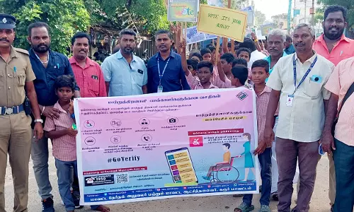 தோகைமலையில் - வாக்காளர் பட்டியலில் திருத்தம் குறித்த விழிப்புணர்வு பேரணி