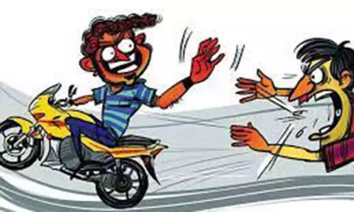 வீட்டு முன்பு நிறுத்தியிருந்த மோட்டார் சைக்கிள் திருட்டு