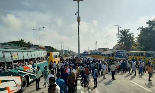 கிராம மக்கள் திடீர் சாலை மறியல்