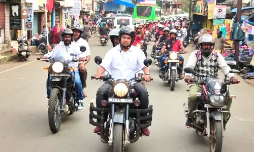 குன்னூரில் இருந்து ஊட்டி வரை தி.மு.க. இளைஞர் அணி சார்பில் இருசக்கர வாகன பேரணி