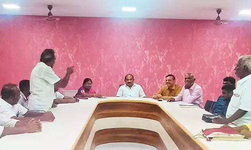 ஆழ்வார்திருநகரி ஊராட்சி ஒன்றிய அலுவலகத்தில் பழைய வாகனம் ஏலம்