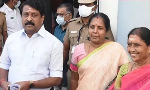 10 மசோதா தீர்மானத்தை கண்டித்து சட்டசபையில் இருந்து பா.ஜனதா எம்.எல்.ஏ.க்கள் வெளிநடப்பு