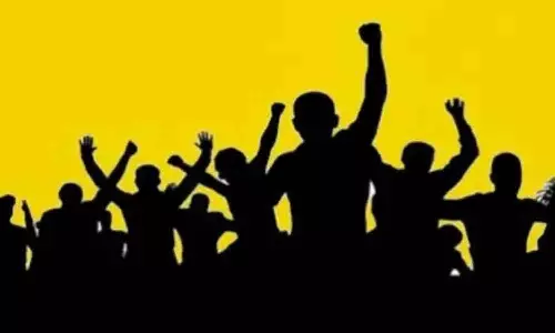 மத்திய, மாநில அரசுகளை கண்டித்து கவர்னர் மாளிகை முற்றுகை போராட்டம்