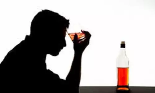 வெள்ளகோவில் அருகே அளவுக்கு மீறி மது குடித்தபெயிண்டர் பலி