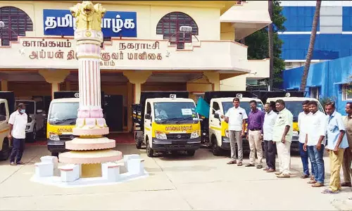 காங்கயம் நகராட்சி பகுதியில் குப்பைகள் சேகரிக்க  ரூ.51 லட்சத்தில் 7 வாகனங்கள்