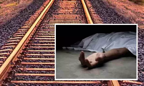 வேப்பம்பட்டில் தண்டவாளத்தை கடக்கும் போது ரெயில் மோதி 3 பேர் பலி