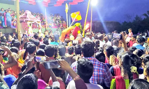 பாவூர்சத்திரம் வென்னிமலை முருகன் கோவிலில் சூரசம்ஹாரம்- ஆயிரக்கணக்கான பக்தர்கள் பங்கேற்பு