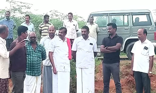 தொண்டாமுத்தூர் பகுதியில் ரூ.3 கோடி செலவில் நவீன ஸ்பிரிங் தடுப்புச்சுவர்