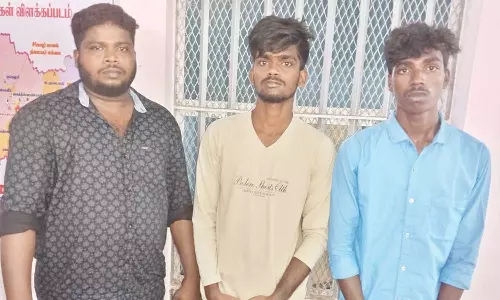 ரெயில்வே ஊழியரை கடத்திய வழக்கில் 3 பேர் கைது