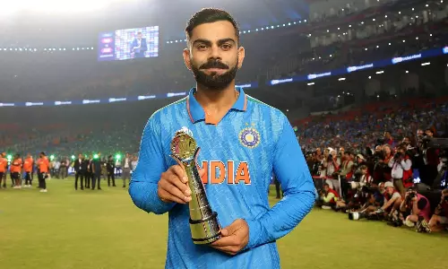 765 ரன்கள் குவித்த விராட் கோலி தொடர் நாயகன் விருதை வென்றார்