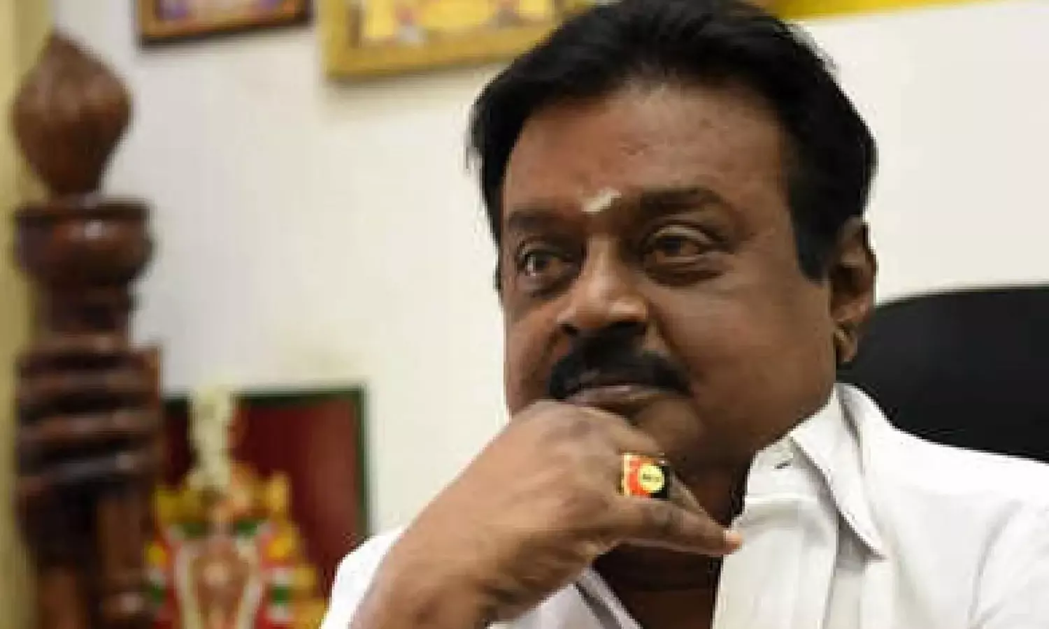 தேமுதிக தலைவர் விஜயகாந்துக்கு 3வது நாளாக தொடர் சிகிச்சை தேமுதிக தலைவர் விஜயகாந்துக்கு 3வது நாளாக தொடர் சிகிச்சை