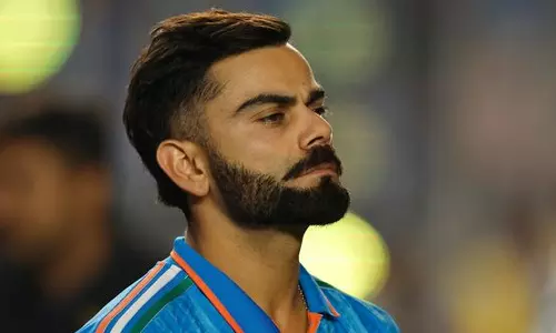 கண் கலங்கிய விராட்- கட்டித் தழுவி ஆறுதல் கூறிய மனைவி அனுஷ்கா