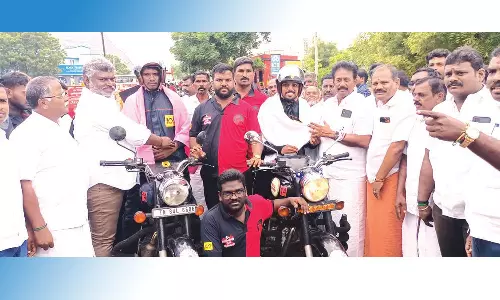 தி.மு.க. ரைடர்ஸ் வாகன பேரணிக்கு எம்.எல்.ஏ. தலைமையில் வரவேற்பு