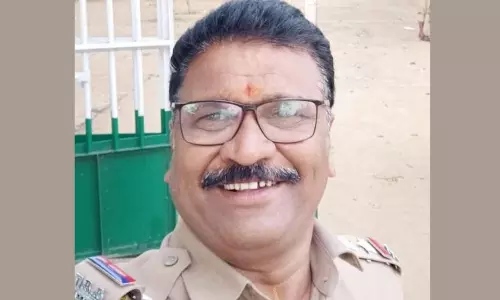 புகார் கொடுக்க வந்த சிறுமியை மிரட்டி பாலியல் தொல்லை: சப்-இன்ஸ்பெக்டர் மீது போக்சோ வழக்கு