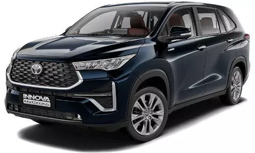 அசத்தல் அப்கிரேடுகள்.. இன்னோவா ஹைகிராஸ் லிமிடெட் எடிஷன் அறிமுகம்