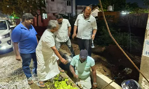 தூத்துக்குடியில் மேயர் ஜெகன் பெரியசாமி நள்ளிரவில் தொடர் ஆய்வு - தேங்கிய மழை நீரை அகற்ற நடவடிக்கை