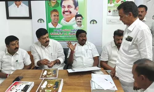 அ.தி.மு.க பூத் கமிட்டி நிர்வாகிகள் நேரடி ஆய்வு